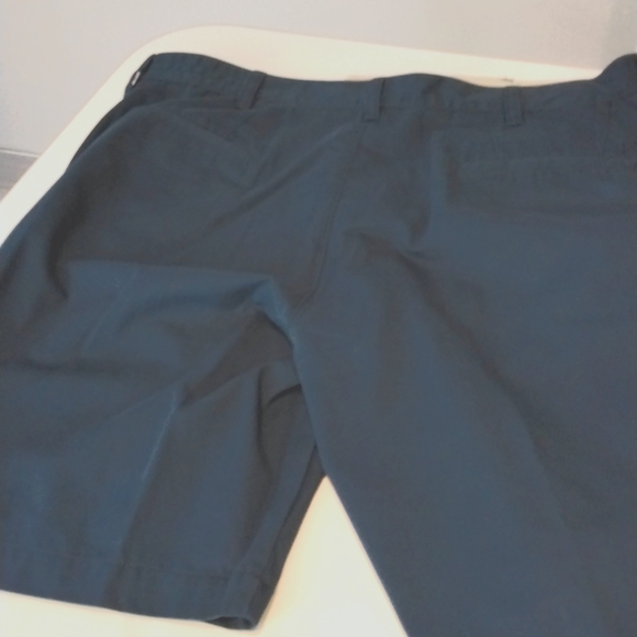 HAGGAR Men's Life Khaki shorts, size 38 - Picture 4 of 8